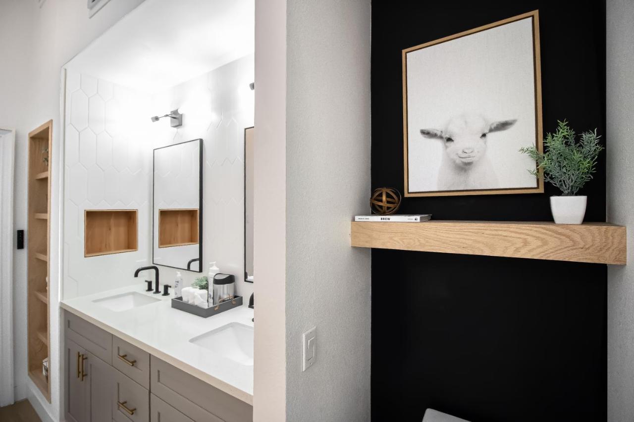 יוסטון Open Airy Custom Designed Home - 2Kings - Sleeps 14 מראה חיצוני תמונה